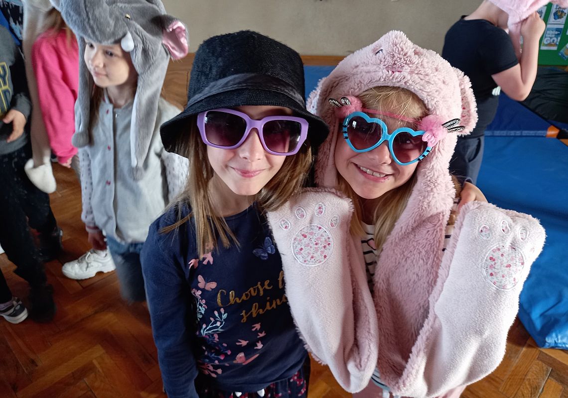 Pierwszaki na warsztatach z Panem Poetą