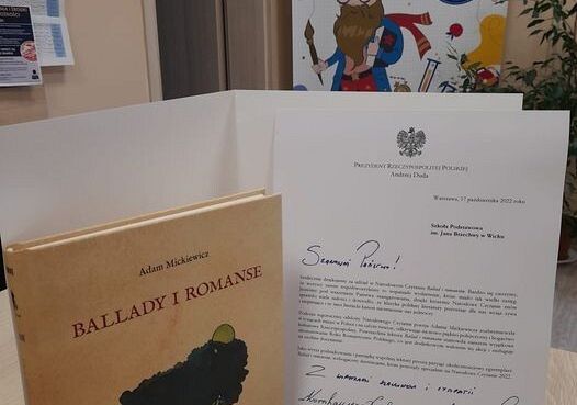 Grafika 1: Prezydenckie podziękowania dla naszej szkoły za współorganizację "Narodowego Czytania" "Ballad i romansów" A. Mickiewicza w Wicku