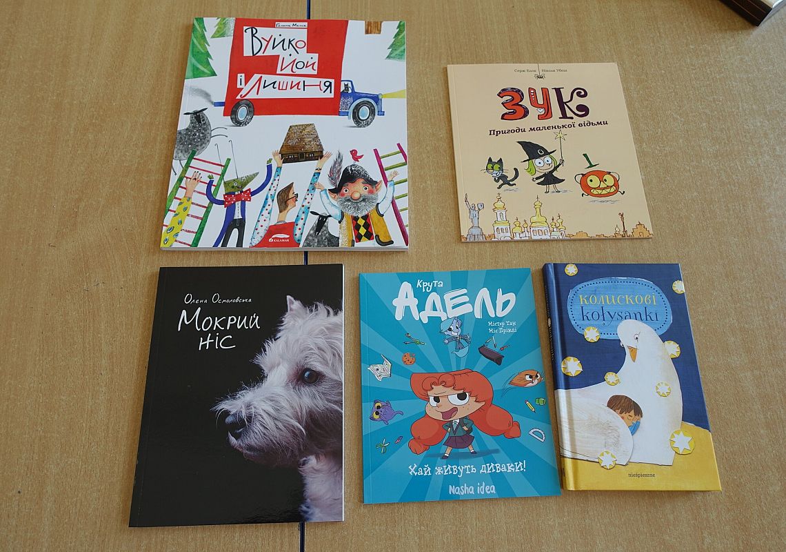 Nowe książki w naszej bibliotece w języku ukraińskim - dziękujemy Fundacji Edukacja dla Demokracji