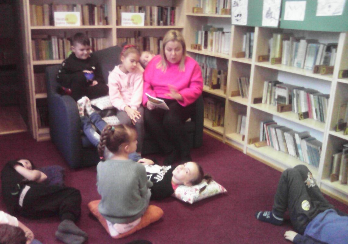 Grafika 1: Czytamy legendy kaszubskie w naszej bibliotece