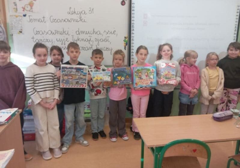 Grafika 1: SP Wicko w ramach projektu otrzymała gry edukacyjne o bezpieczeństwie w ruchu drogowym