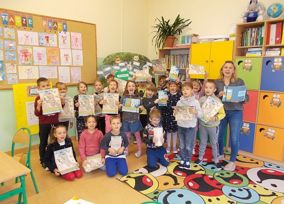 Kl. IB z materiałami promocyjnymi Biblioteka GO!