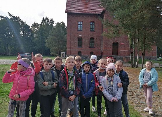 zdjęcie grupowe dzieci