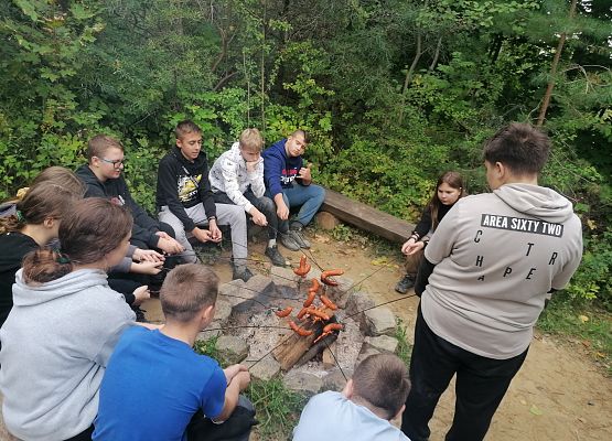 Grafika 3: Wycieczka klasy VIIIB do Adventure Park