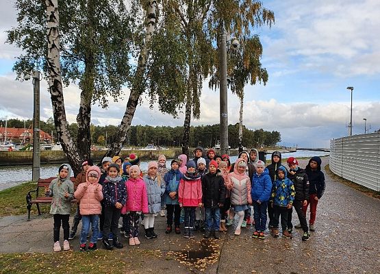 Klasy IB i IIB w łebskim porcie  3