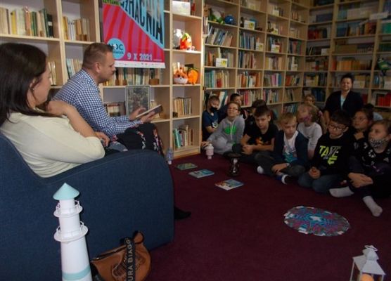 Noc Bibliotek 2- akcja czytelnicza z kl. IVB