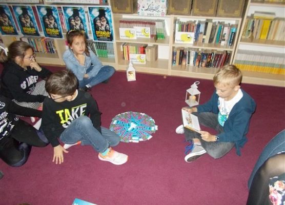 Noc Bibliotek 5 - akcja czytelnicza z kl. IVB