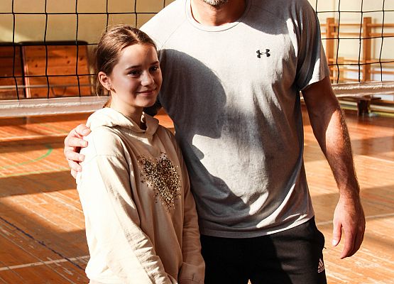 rozdawanie autografów