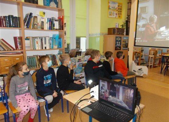 J. M. Szancer bohaterem Zaduszek Literackich 2021 w Bibliotece SP Wicko 1