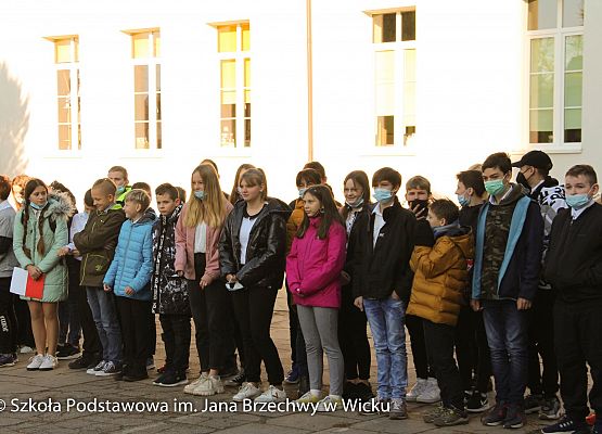 Akcja #Szkoła do hymnu 8