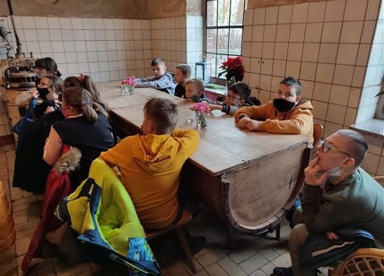 Grafika 20: …A może jeszcze pojechać nad morze? Wycieczka kl. IVb i Va do Łeby