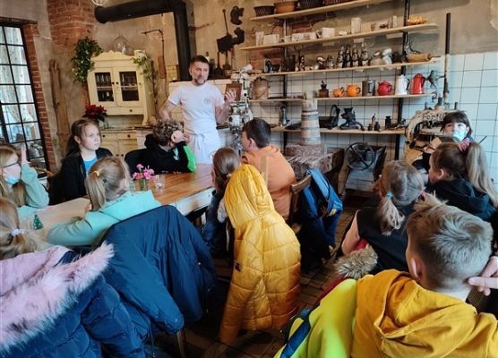 Grafika 21: …A może jeszcze pojechać nad morze? Wycieczka kl. IVb i Va do Łeby