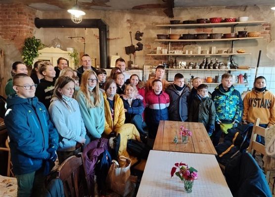 Grafika 36: …A może jeszcze pojechać nad morze? Wycieczka kl. IVb i Va do Łeby