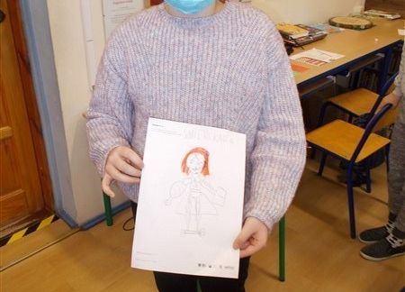 Grafika 10: Uczniowie klasy IIIB poznali baśniowy świat w wersji science fiction „Cyberiady” Stanisława Lema i tworzyli własne projekty robotów