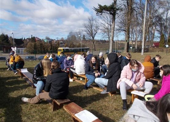 Akcja Socrates Café dla kl. VII w szkolnym plenerze 8