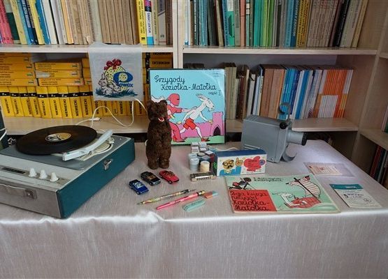 Zajęcia historyczne dla kl. II w Bibliotece SP Wicko 2