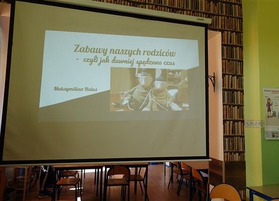 Zajęcia historyczne dla kl. II w Bibliotece SP Wicko 11