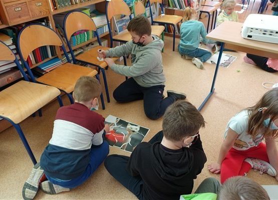 Zajęcia historyczne dla kl. II w Bibliotece SP Wicko 27