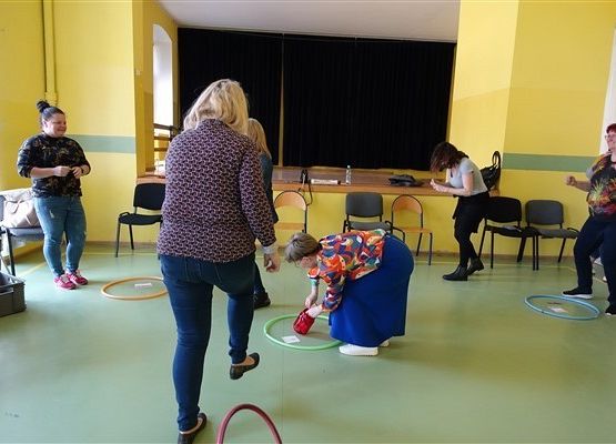 Fotorelacja ze szkolenia "Nauka poprzez zabawę, ruch i emocje kluczem do sukcesu" 13