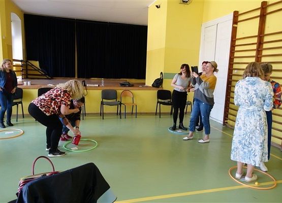 Fotorelacja ze szkolenia "Nauka poprzez zabawę, ruch i emocje kluczem do sukcesu" 14
