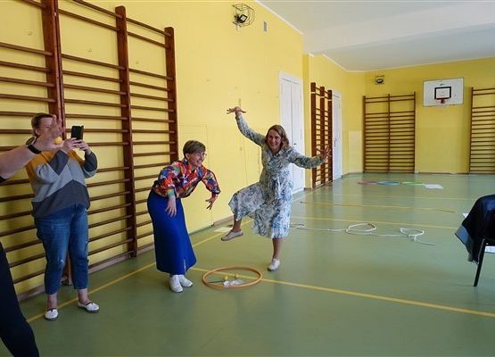Fotorelacja ze szkolenia "Nauka poprzez zabawę, ruch i emocje kluczem do sukcesu" 17