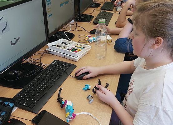 Grafika 1: Robotyka i programowanie w praktyce