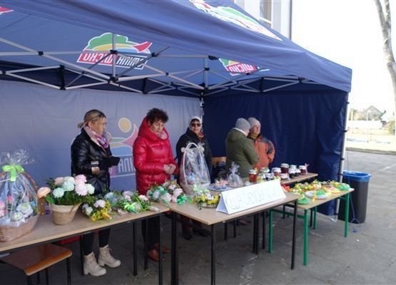 Kiermasz wielkanocny w szkole w Wicku 4