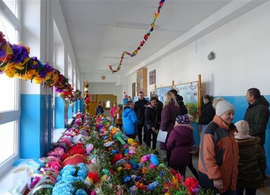 Kiermasz wielkanocny w szkole w Wicku 8