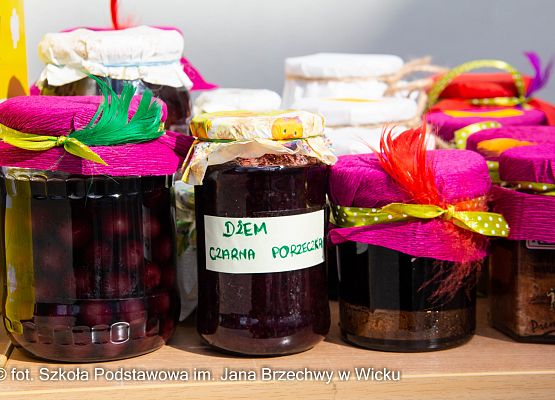 Grafika 15: Kiermasz Wielkanocny na placu przed szkołą już za nami!