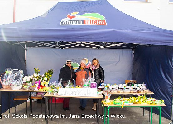 Grafika 18: Kiermasz Wielkanocny na placu przed szkołą już za nami!