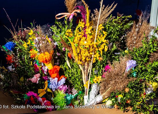 Grafika 25: Kiermasz Wielkanocny na placu przed szkołą już za nami!