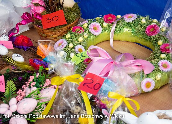 Grafika 30: Kiermasz Wielkanocny na placu przed szkołą już za nami!