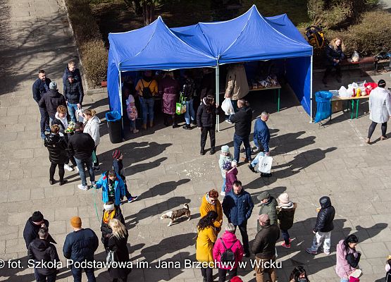 Grafika 41: Kiermasz Wielkanocny na placu przed szkołą już za nami!