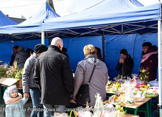 Grafika 45: Kiermasz Wielkanocny na placu przed szkołą już za nami!