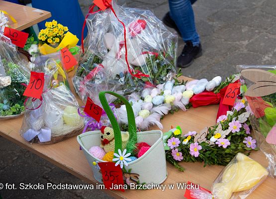 Grafika 47: Kiermasz Wielkanocny na placu przed szkołą już za nami!