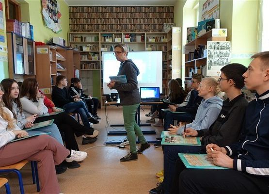 Grafika 2: Ćwiczymy polski z „Victorem”