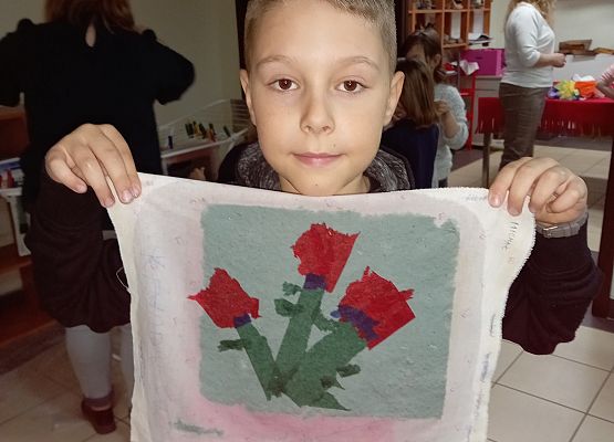 kl. Ia w czasie warsztatów czerpania papieru 6