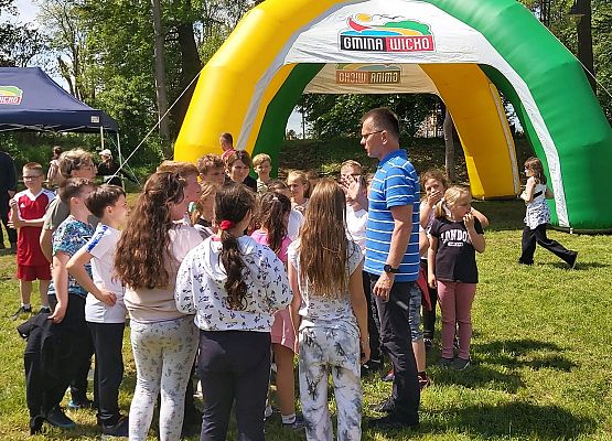 Grafika 23: Obchody Dnia Patrona, Dnia Dziecka i Dnia Sportu w szkole w Wicku