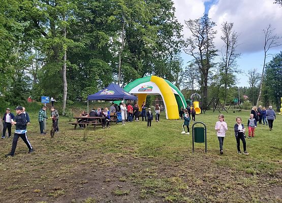 Grafika 25: Obchody Dnia Patrona, Dnia Dziecka i Dnia Sportu w szkole w Wicku