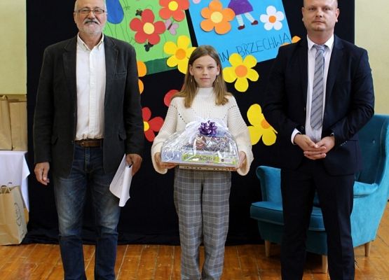 Grafika 21: Obchody Dnia Patrona, Dnia Dziecka i Dnia Sportu w szkole w Wicku