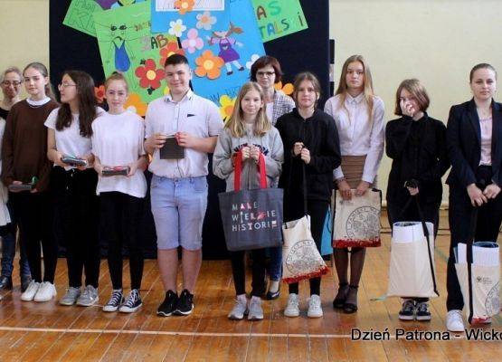 Szkolny Konkurs Literacki pod hasłem „Warto być patriotą”: - nagrodzeni uczniowie 2