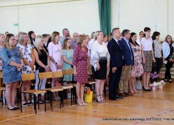 Grafika 63: Fotorelacja z uroczystego zakończenia roku szkolnego 2021/2022 - apel dla kl. I-VI SP Wicko