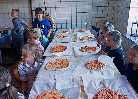 Warsztaty robienia pizzy 15