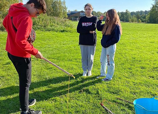 Grafika 1: Rozwijamy nasze "Pomorskie Żagle Wiedzy" - tym razem na pikniku nad jeziorem Sarbsko i w Ośrodku Kultury Morskiej w Gdańsku