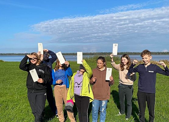 Grafika 6: Rozwijamy nasze "Pomorskie Żagle Wiedzy" - tym razem na pikniku nad jeziorem Sarbsko i w Ośrodku Kultury Morskiej w Gdańsku