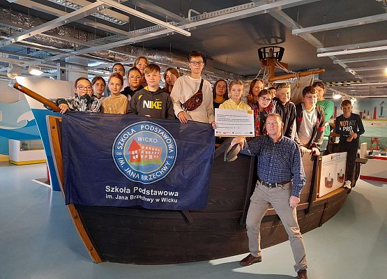 Grafika 10: Rozwijamy nasze "Pomorskie Żagle Wiedzy" - tym razem na pikniku nad jeziorem Sarbsko i w Ośrodku Kultury Morskiej w Gdańsku