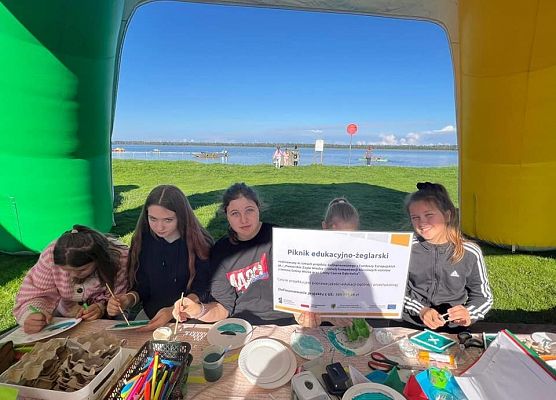 Grafika 2: Rozwijamy nasze "Pomorskie Żagle Wiedzy" - tym razem na pikniku nad jeziorem Sarbsko i w Ośrodku Kultury Morskiej w Gdańsku
