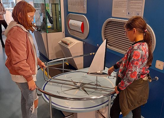 Grafika 11: Rozwijamy nasze "Pomorskie Żagle Wiedzy" - tym razem na pikniku nad jeziorem Sarbsko i w Ośrodku Kultury Morskiej w Gdańsku