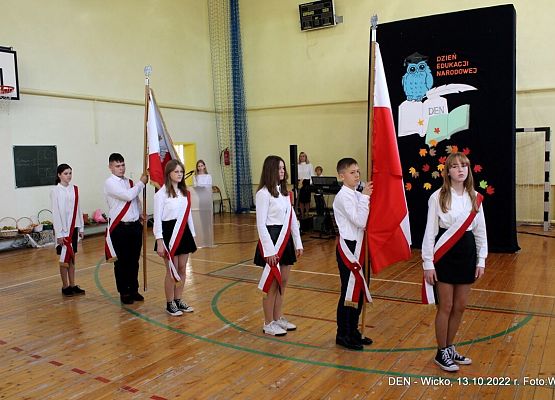 Grafika 2: Uroczysty apel z okazji Dnia Edukacji Narodowej