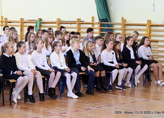 Grafika 6: Uroczysty apel z okazji Dnia Edukacji Narodowej